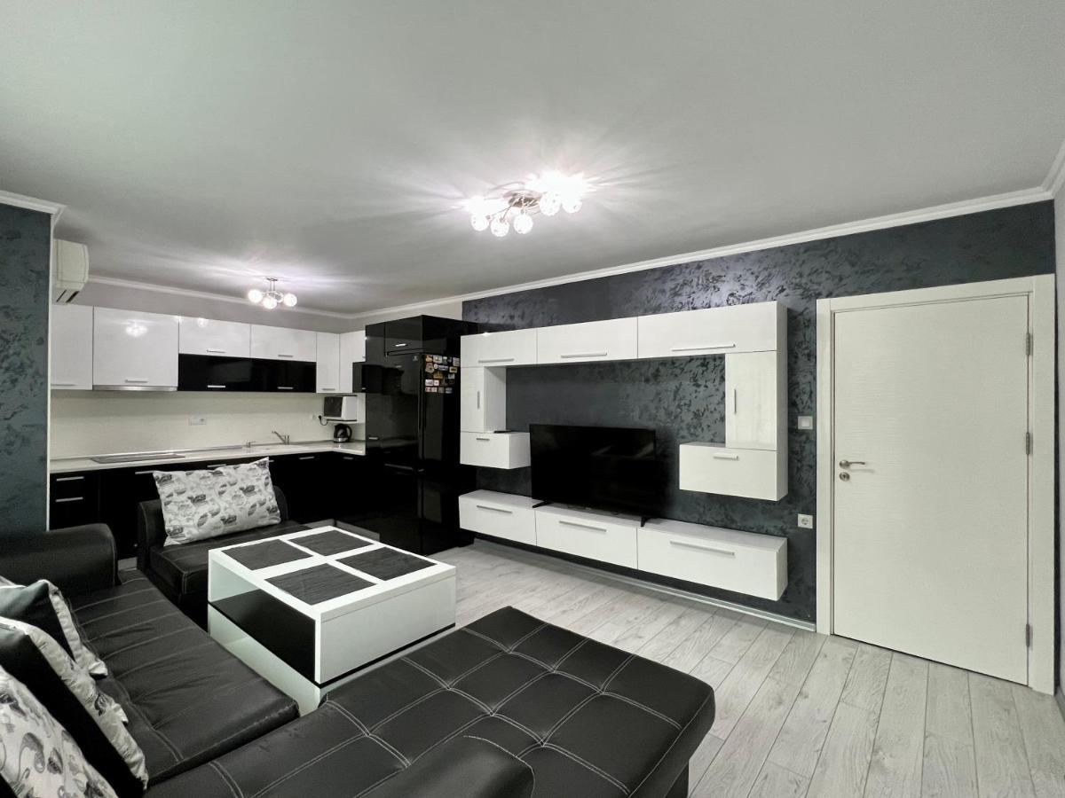 Tea Apartments Pomorie Bagian luar foto