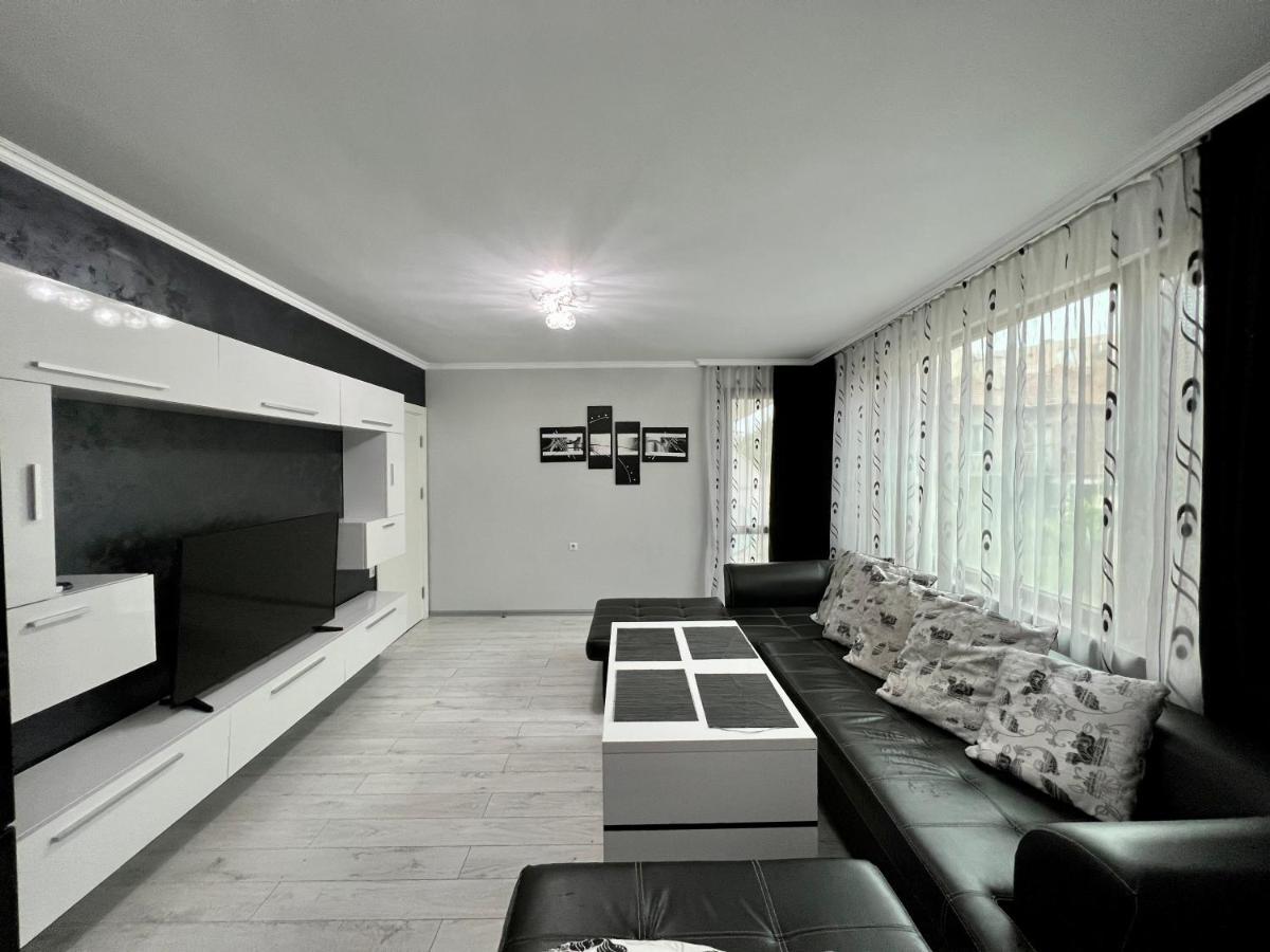 Tea Apartments Pomorie Bagian luar foto