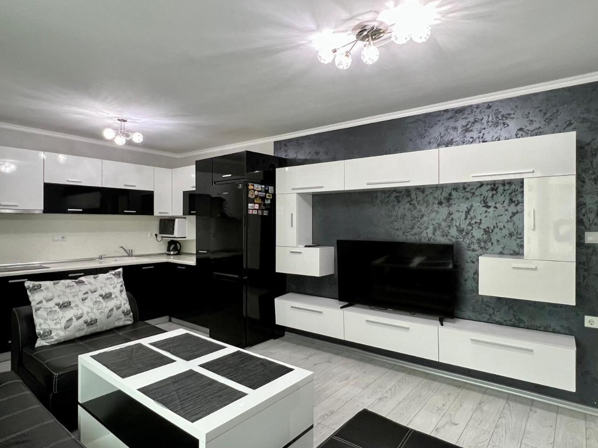Tea Apartments Pomorie Bagian luar foto