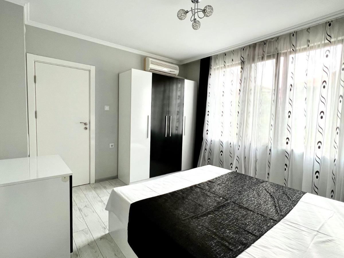 Tea Apartments Pomorie Bagian luar foto