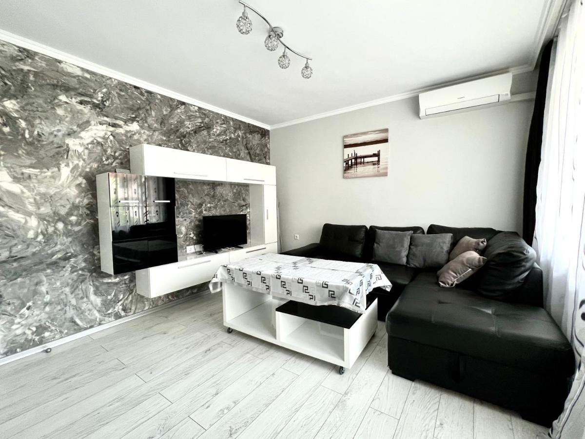 Tea Apartments Pomorie Bagian luar foto